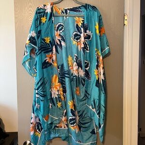Do Everything in Love Floral Kimono – One Size – Like New